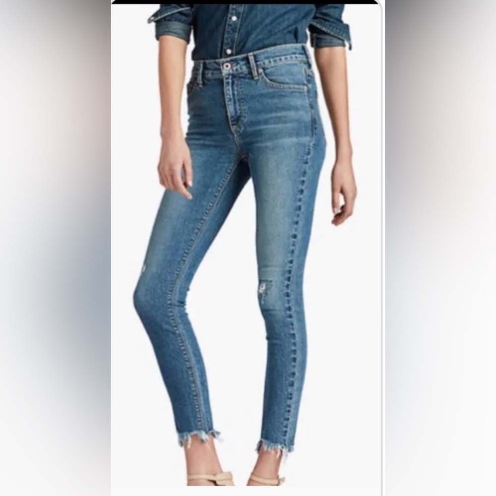 Lucky Brand Jeans Size 4 (Waist 27) Blue Ankle Cropped Raw Hem‎ Jeans 💙💙
